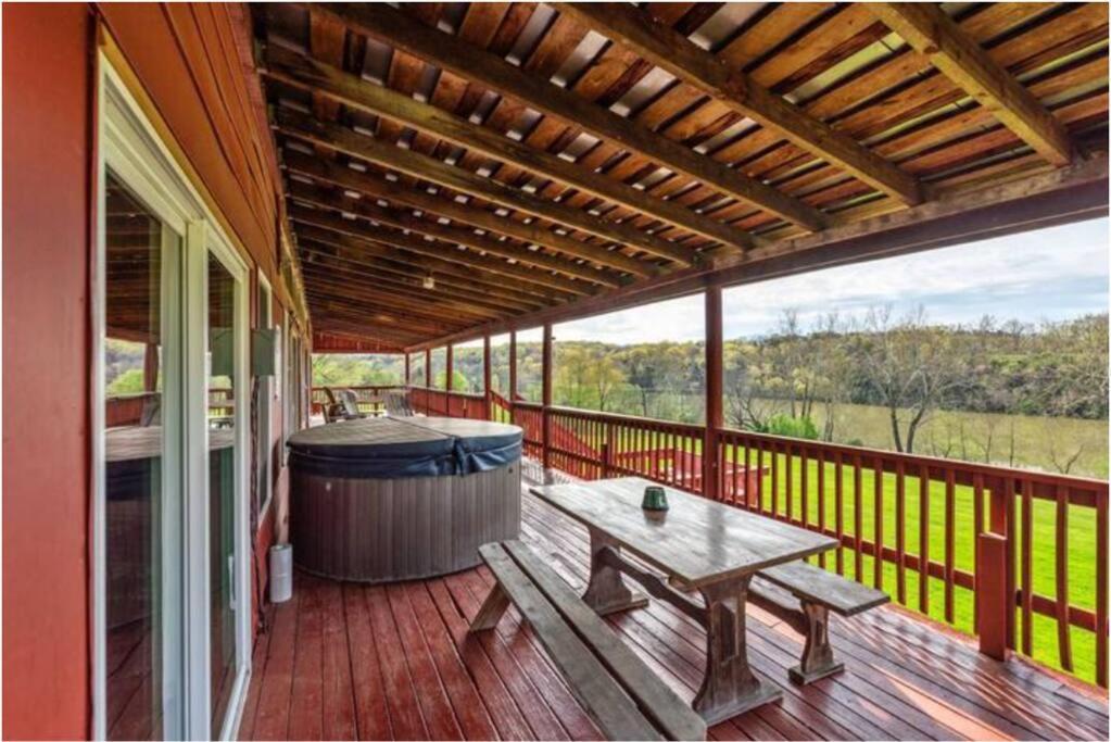 The Barn At Evermore: Riverfront Retreat W/Hot Tub Luray Ngoại thất bức ảnh