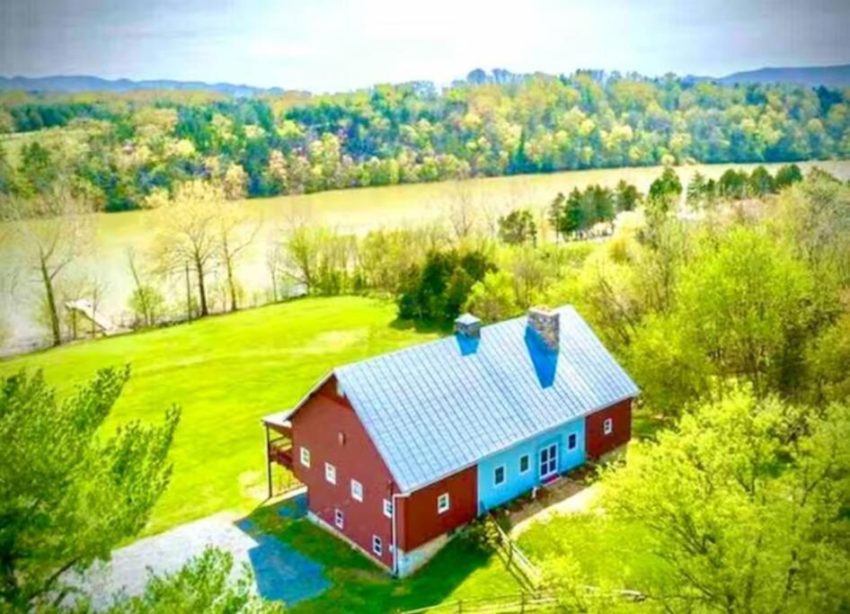 The Barn At Evermore: Riverfront Retreat W/Hot Tub Luray Ngoại thất bức ảnh