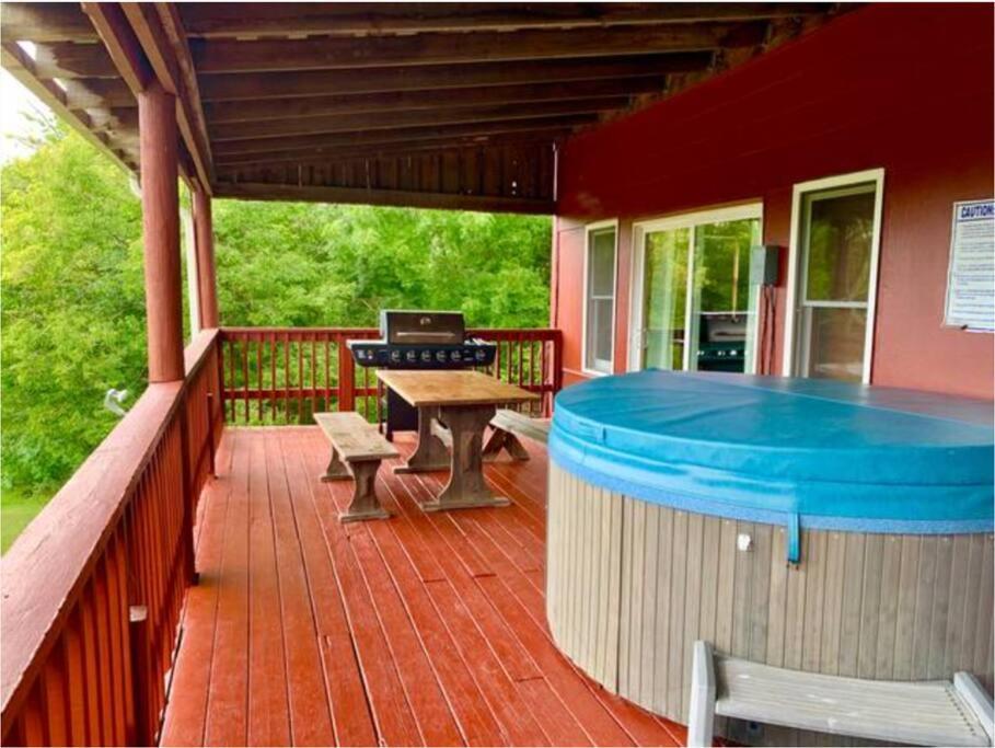 The Barn At Evermore: Riverfront Retreat W/Hot Tub Luray Ngoại thất bức ảnh